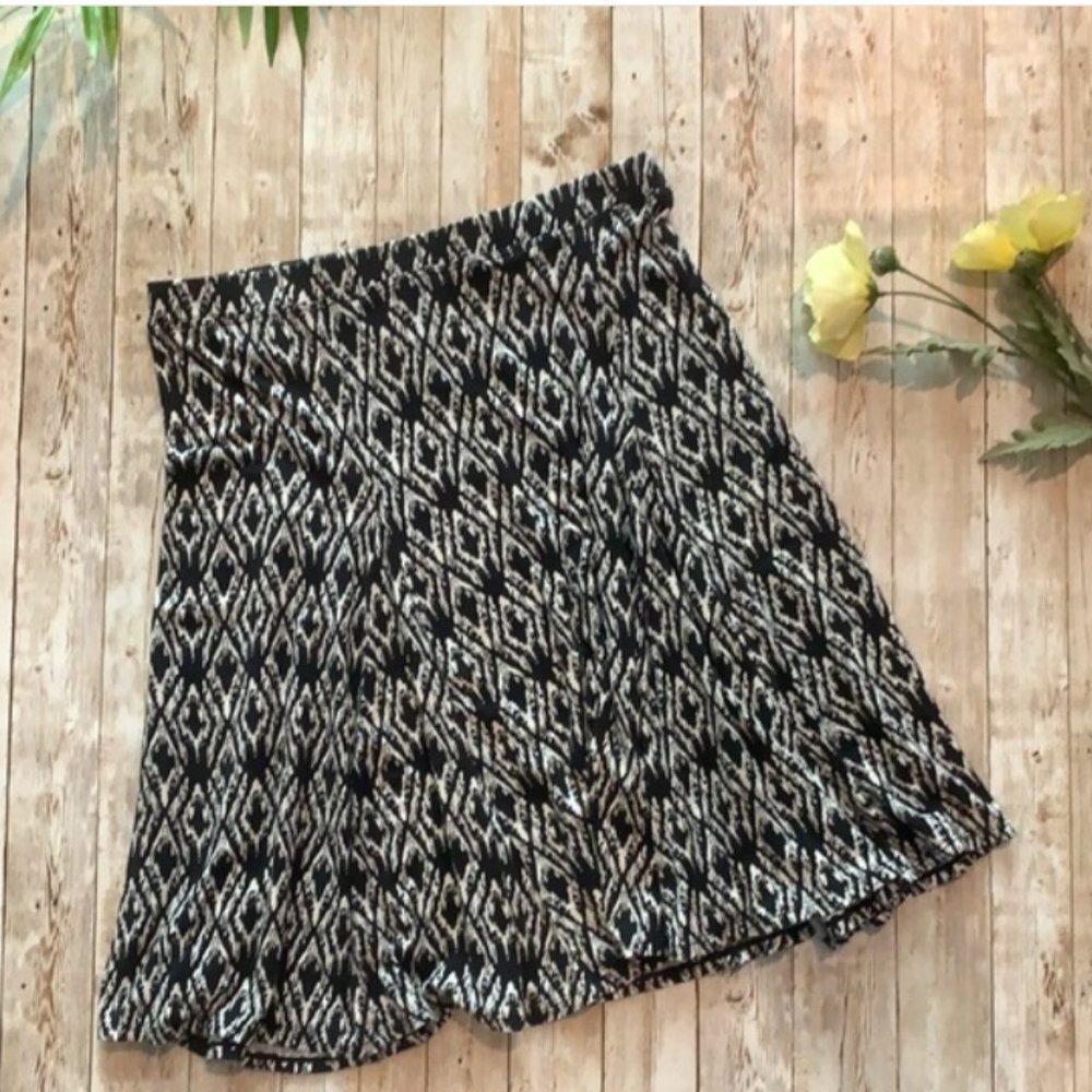 Max Studio Black & White Tribal Print Mini Sz S